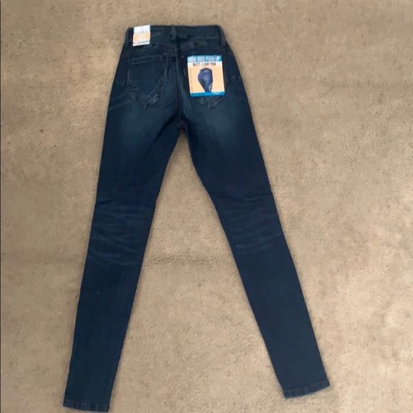 Fashion Nova Jeans - Picture 3 of 5